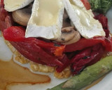 Foto del paso 7 de la receta: Revuelto de champiñones, pimiento y queso brie gratinado