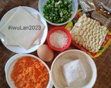 Foto langkah ke 1 dari resep Pangsit Lipat Isi Mie Tahu.