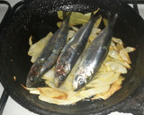 Foto del paso 2 de la receta: Sardinas al tren con cerveza acompañado de tostas de paté de mar