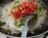 A picture of step 2 of Oats vegetables masala oats.