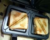 चीजी आलू टोस्ट सैंडविच (Cheesy aloo toast sandwich recipe in hindi) रेसिपी चरण 3 फोटो