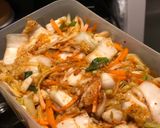Hình bước làm 4 của món Kim Chi phiên bản tủ lạnh có gì thì làm nấy:)