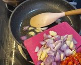 Foto langkah ke 3 dari resep Oseng bawang teri tempe.