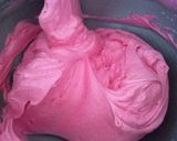 Foto langkah ke 8 dari resep Vanilla Cupcakes Lembut.