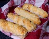 Csavart szezámmagos sajtos kifli Zsanette módra recept fázis 3 fotója