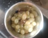 A picture of step 2 of Green grapes juice.