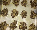 Foto langkah ke 5 dari resep Choco Chip Crunch Cookies.
