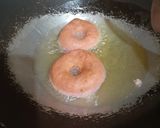Foto langkah ke 5 dari resep Donat Pinky Kulit Buah Naga.