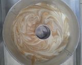 Foto langkah ke 6 dari resep Coffe Marble Chiffon Cake.