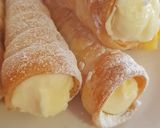 A picture of step 2 of Creamy Cream Horns.