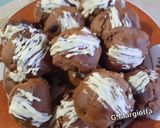 Foto del passaggio 4 della ricetta Biscotti natalizi con mandorle, cacao, miele e cannella