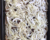 Foto del paso 4 de la receta: Coca de cebolla y sobrasada