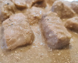 Foto del paso 6 de la receta: Dados de pollo en salsa de calabacín y nueces