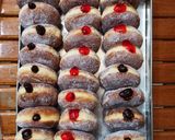 Foto langkah ke 7 dari resep Bomboloni donat isi selai cokelat (resep donat Imam Abu Salman).