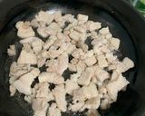 Hình bước làm 2 của món Cà tím xào thịt, canh kim chi(김치찌개)