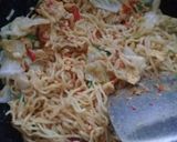Foto langkah ke 5 dari resep Orak arik mie telur.