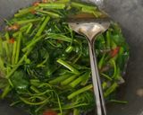 Foto langkah ke 3 dari resep Tumis kangkung 💓.
