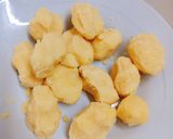 Hình bước làm 1 của món Bánh gói khoai tím