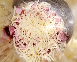 A picture of step 2 of Super easy Ham & cheese biscuit.
