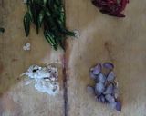 Foto langkah ke 2 dari resep Tumis daun ubi.