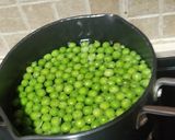A picture of step 1 of Peas paneer paratha.