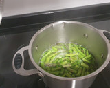 Foto del paso 1 de la receta: Espárragos al vapor alegrados con salsa pesto