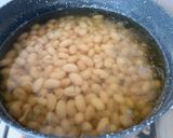 A picture of step 1 of Zuppa Toscana.