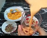 A picture of step 3 of Mango Chunky Shake.