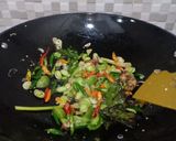 Foto langkah ke 2 dari resep Tumis Tauco Kerang.
