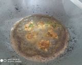 A picture of step 1 of Moti chicken pulao.