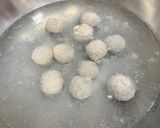 A picture of step 3 of Steamed Lion’s Head Meatballs.