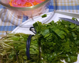 Foto del paso 3 de la receta: Rúcula, zanahoria, cebolla morada en ensalada