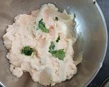A picture of step 3 of Medu vada sambar.