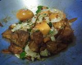 Foto langkah ke 4 dari resep Telur kecap mix tahu dan kol.