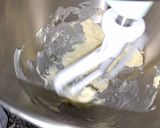 Foto del paso 1 de la receta: Alfajores cubiertos de chocolate blanco