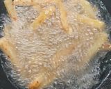 A picture of step 4 of Chilli potatoes.