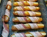 Baconbe tekert szilveszteri virsli recept fázis 4 fotója