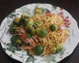 Foto del paso 8 de la receta: Espaguetis salteados con pimentón y coles de bruselas