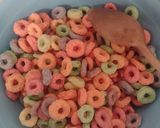 Foto del paso 1 de la receta: CEREAL DE COLORES CON LECHE Y PLANO🍌😋😋