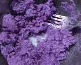 Foto langkah ke 2 dari resep Purple Sweet Potato French Toast.