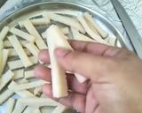 A picture of step 3 of Quick Sooji French Fries.