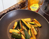 Foto del paso 4 de la receta: Bastoncitos de calabacín con miel