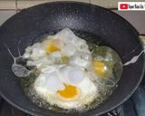 Foto langkah ke 1 dari resep Telor Ceplok Saus Tiram.