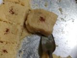 डेसिकेटेड खोबरा वडी (desiccated khobra wadi recipe in marathi)