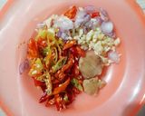 Foto langkah ke 2 dari resep Sawi Putih Kuah Pedas.