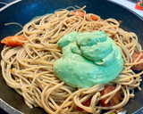 Foto del paso 4 de la receta: Espaguetis con salsa cremosa de aguacate🥑