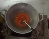 Foto langkah ke 4 dari resep Tumis oncom, bertaburkan leunca&kemangi.