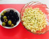 Hình bước làm 1 của món Chả giò olive