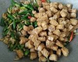 Foto langkah ke 4 dari resep Oseng Tempe Rebon Lombok Ijo.