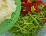 A picture of step 1 of Stir-Fried Napa Cabbage, Green Beans, and Bell Pepper with Lean Pork.